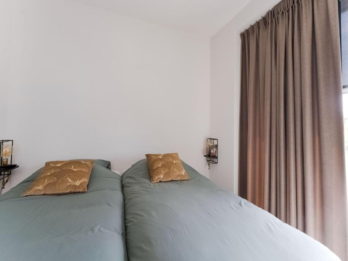 Swanky Villa In Zeewolde With Garden ภายนอก รูปภาพ