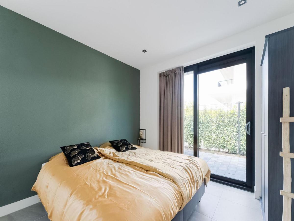 Swanky Villa In Zeewolde With Garden ภายนอก รูปภาพ