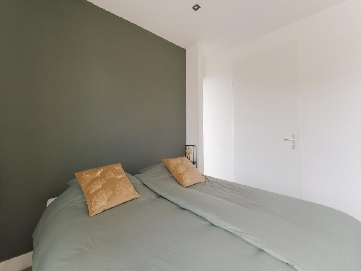 Swanky Villa In Zeewolde With Garden ภายนอก รูปภาพ