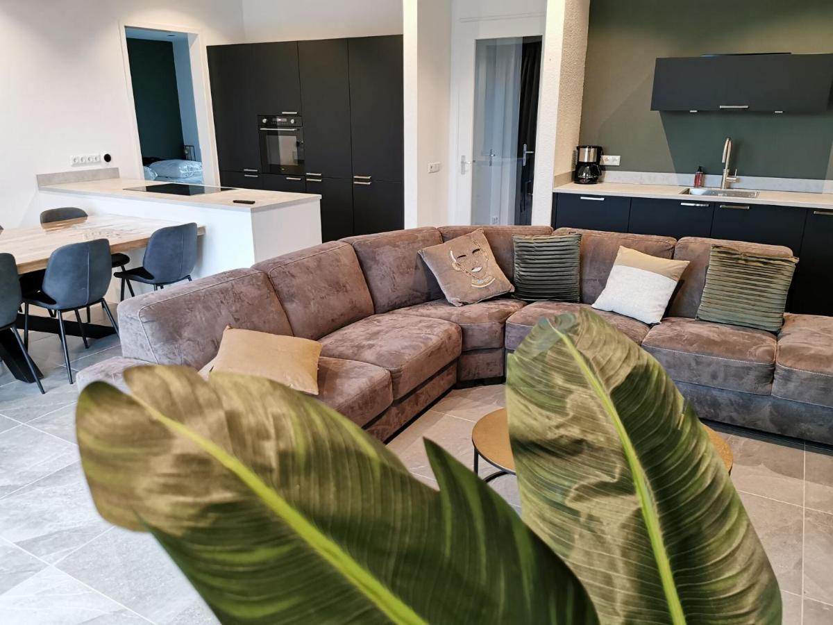 Swanky Villa In Zeewolde With Garden ภายนอก รูปภาพ