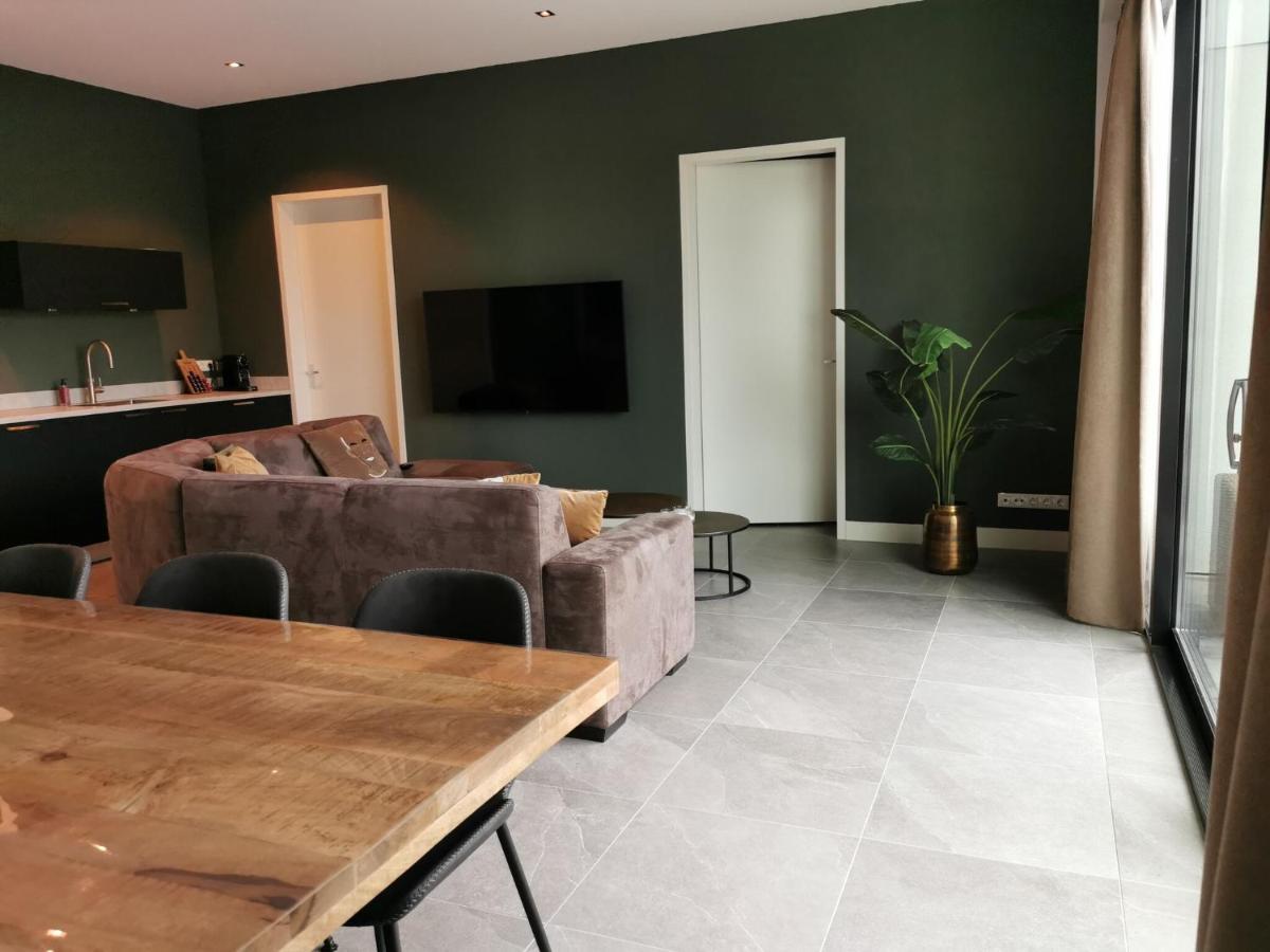 Swanky Villa In Zeewolde With Garden ภายนอก รูปภาพ